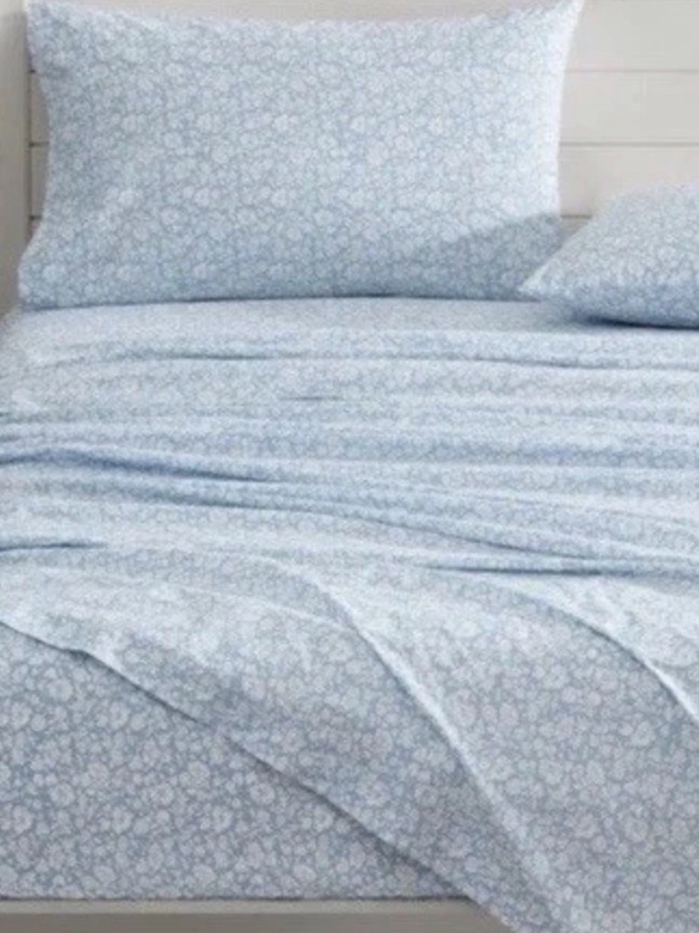 Laura Ashley ~ QUEEN ~ Heirloom Ditzy Blue Floral ~ 3 Pc. Sheet Set 100% Cotton - Picture 7 of 8